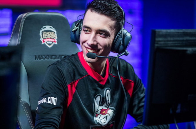 Power of Evil está en un excelente estado de forma, y es una pieza clave de este Misfits ganador / Imagen: Riot Games